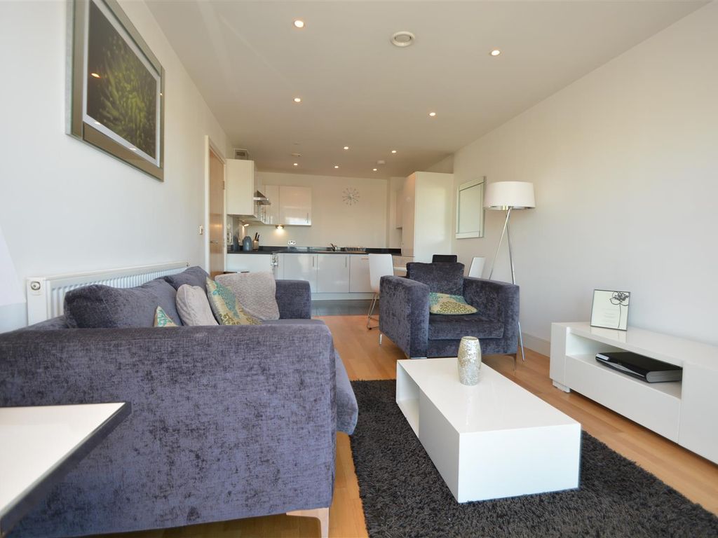 1 bed flat to rent in Trident Point, Pinner Road, Harrow HA1, £1,450