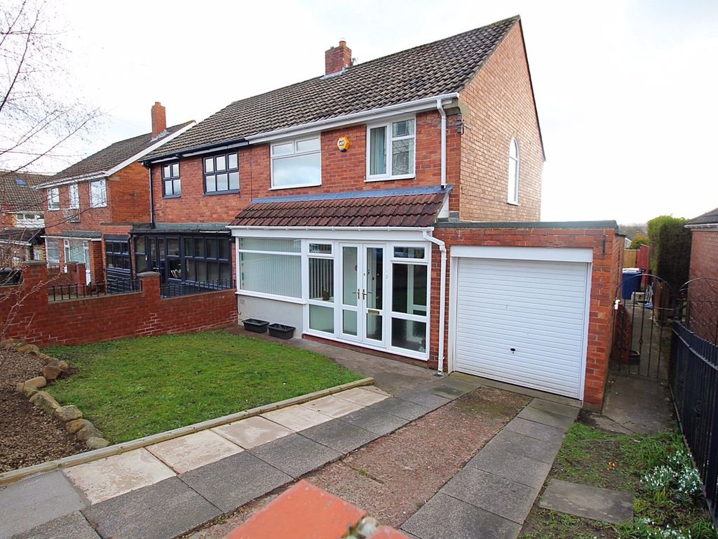 3 bed semidetached house for sale in Woodlands, Throckley, Newcastle