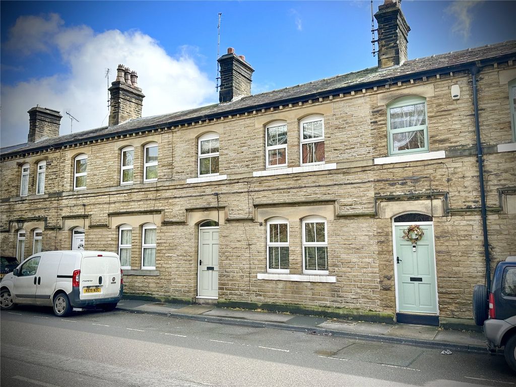 2 bed terraced house to rent in Huddersfield Road, Holmfirth, West