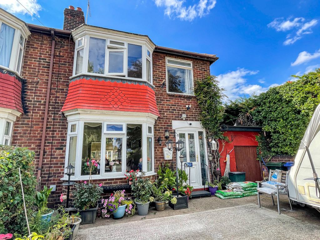 3 bed semidetached house for sale in Sprotbrough Road, Sprotbrough