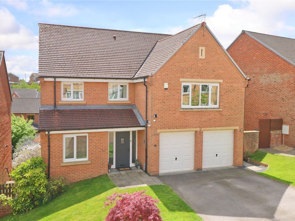 5 bed detached house for sale in Post Hill Gardens, Pudsey, West