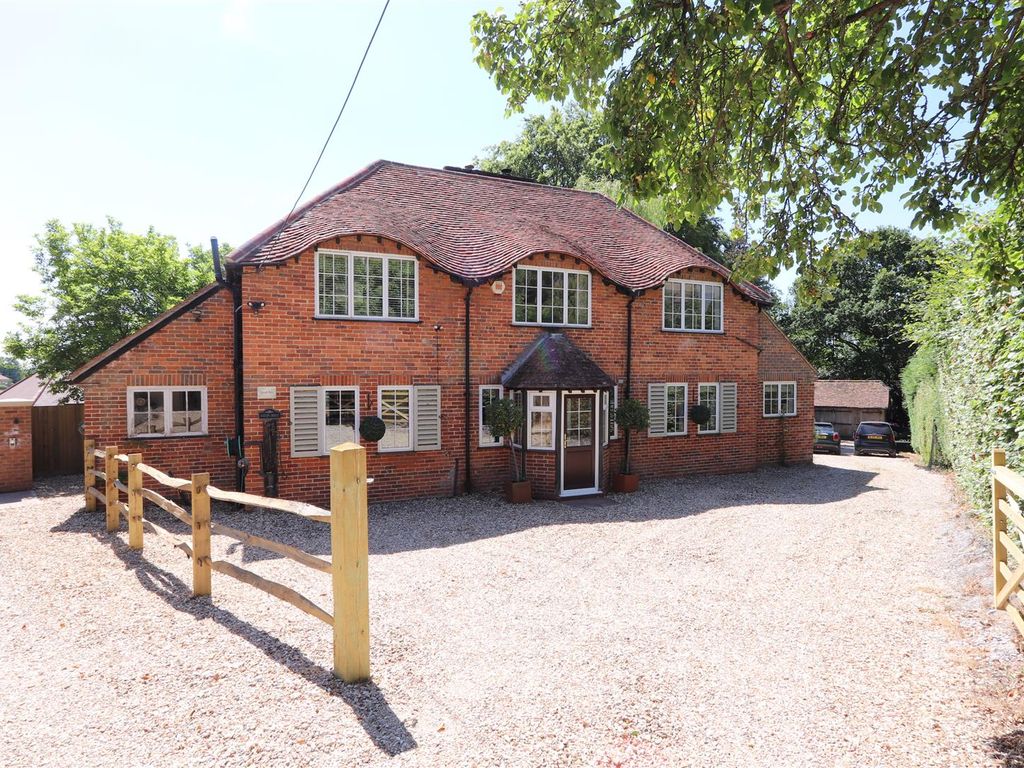 3 bed detached house for sale in Potters Heron Close, Ampfield, Romsey