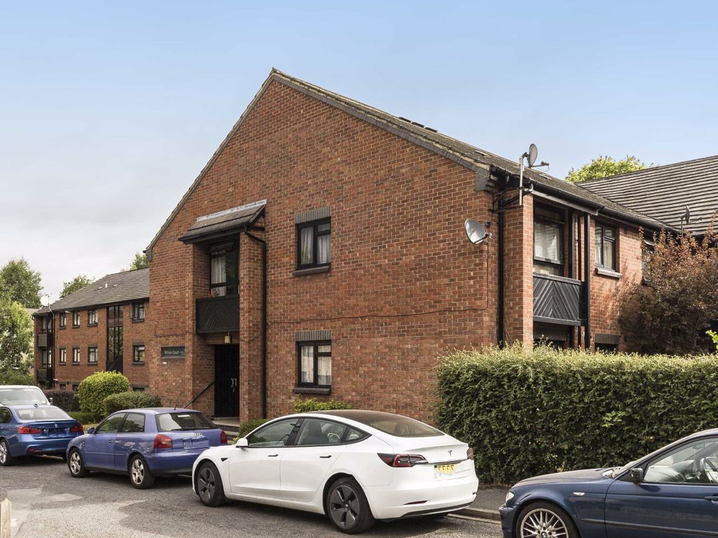 Buckingham Close, London W5