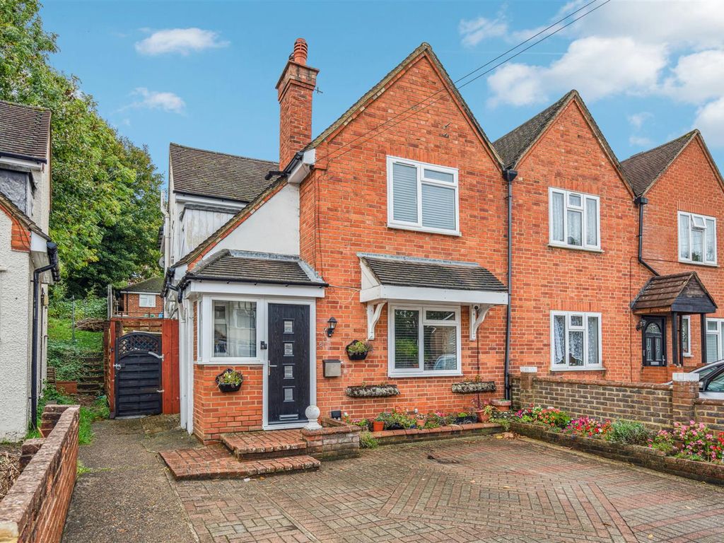 4 bed semidetached house for sale in Bowerdean Road, High HP13