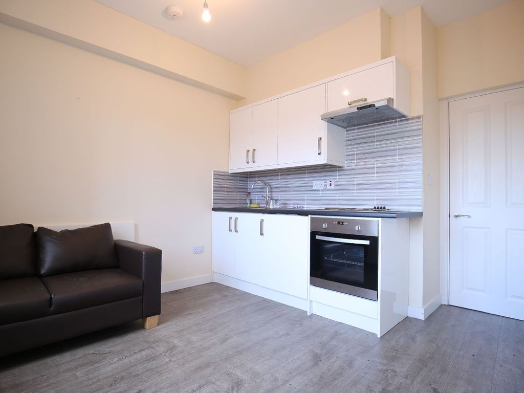 1 bed flat to rent in Camden Road, London N7, £1,700 pcm Zoopla