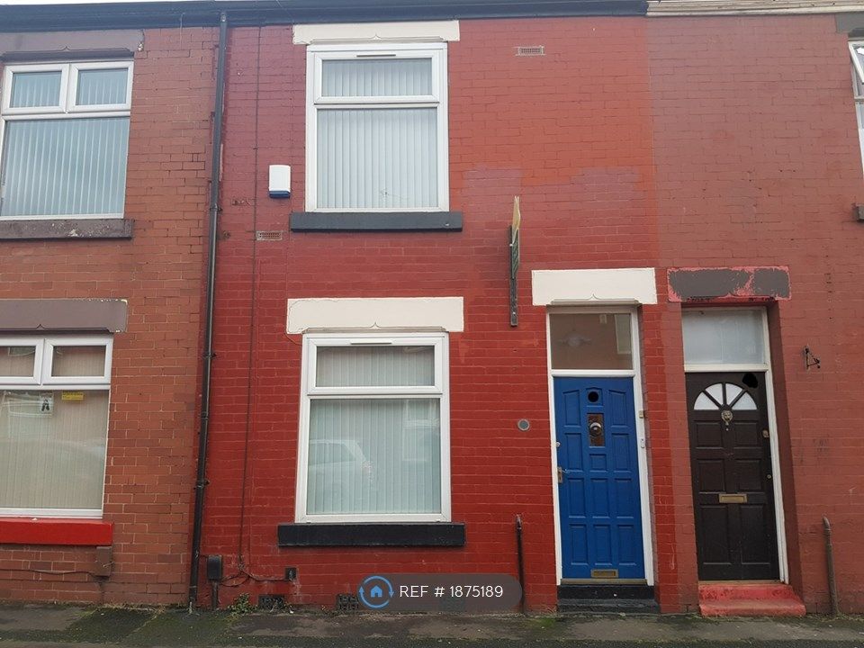 2 bed terraced house to rent in Gordon Street, Manchester M18, £850 pcm