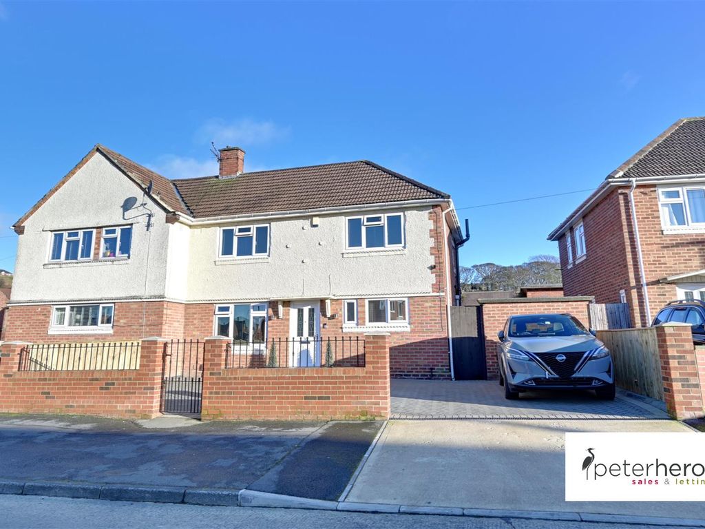 3 bed semidetached house for sale in Cowdray Road, Hylton Castle