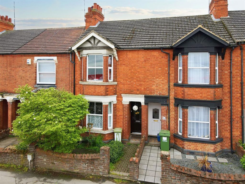 3 bed terraced house for sale in Stratford Road, Wolverton, Milton