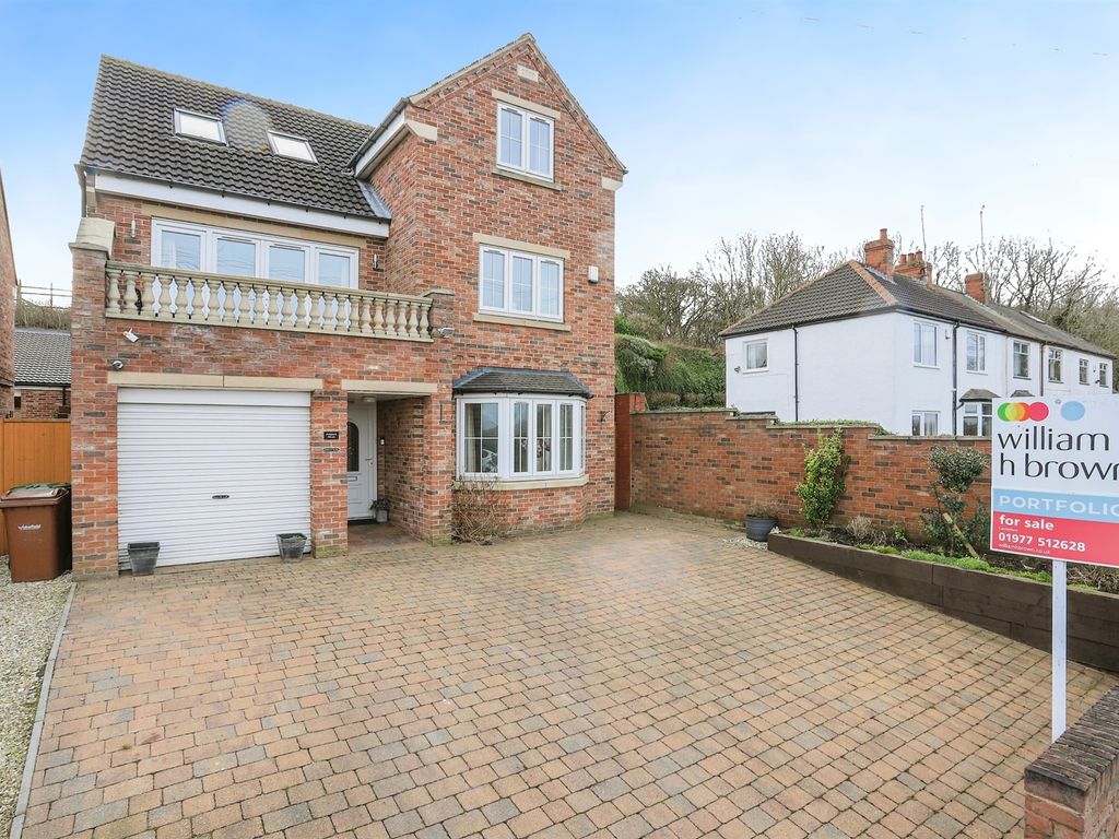 5 bed detached house for sale in Wheldon Road, Castleford WF10, £