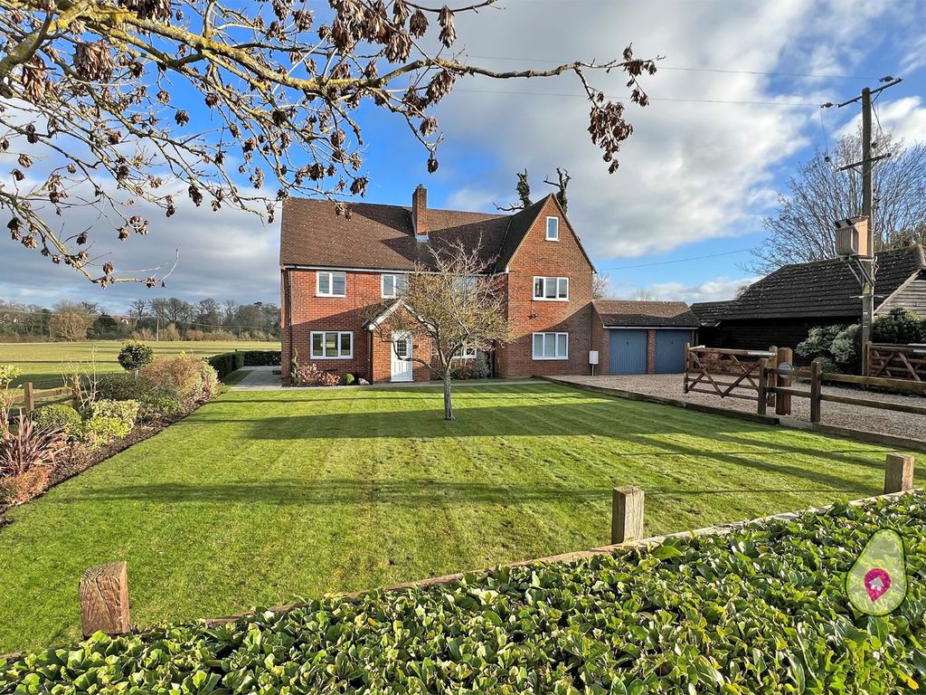 3 bed detached house for sale in Mortimer Lane, Mortimer RG7, £925,000