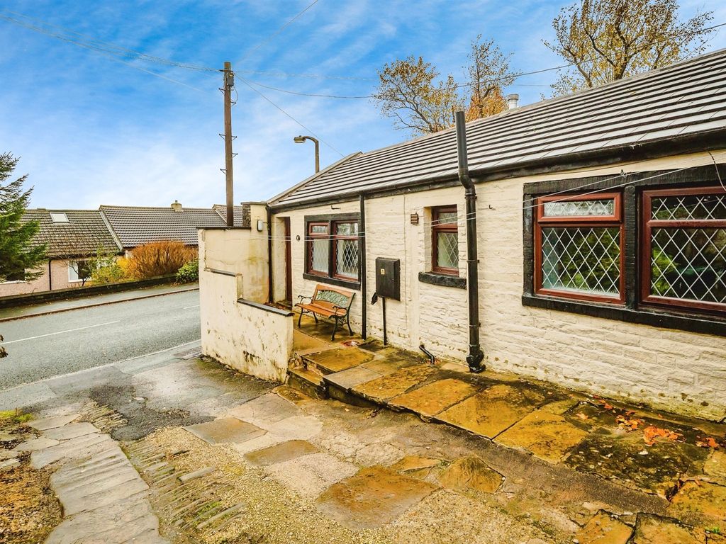 2 bed terraced bungalow for sale in Myrtle Grove, Queensbury, Bradford