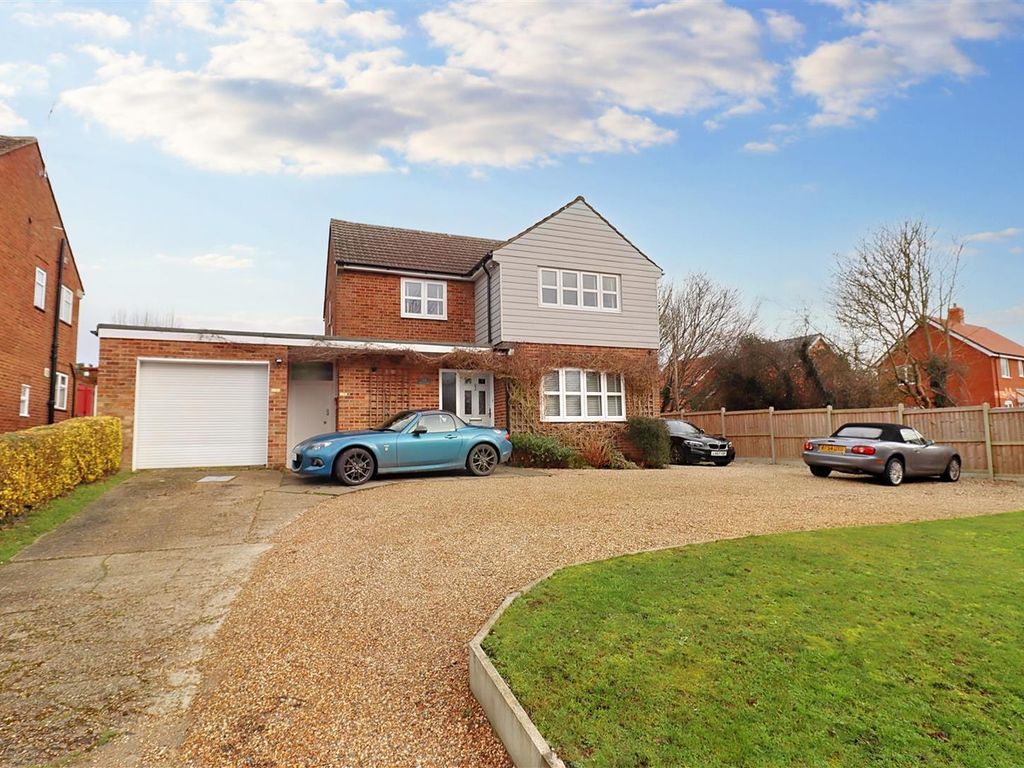 3 bed detached house for sale in Mill Lane, Cressing, Braintree CM77, £