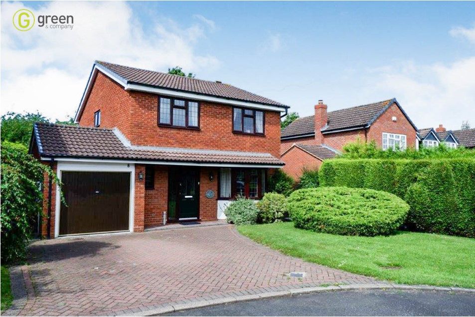 4 bed detached house for sale in Chatsworth Close, Wylde Green, Sutton