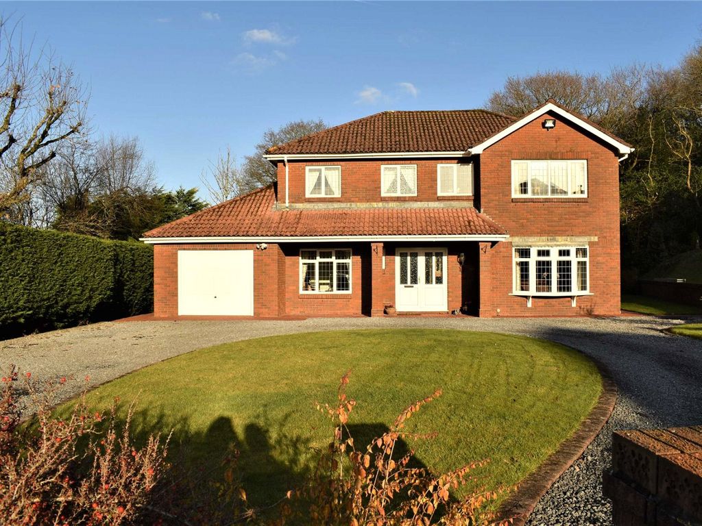 4 bed detached house for sale in Clos Llwynallt, Alltwen, Pontardawe
