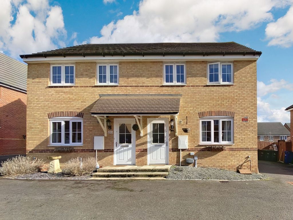 3 bed semidetached house for sale in Matthews Drive, Hednesford WS12