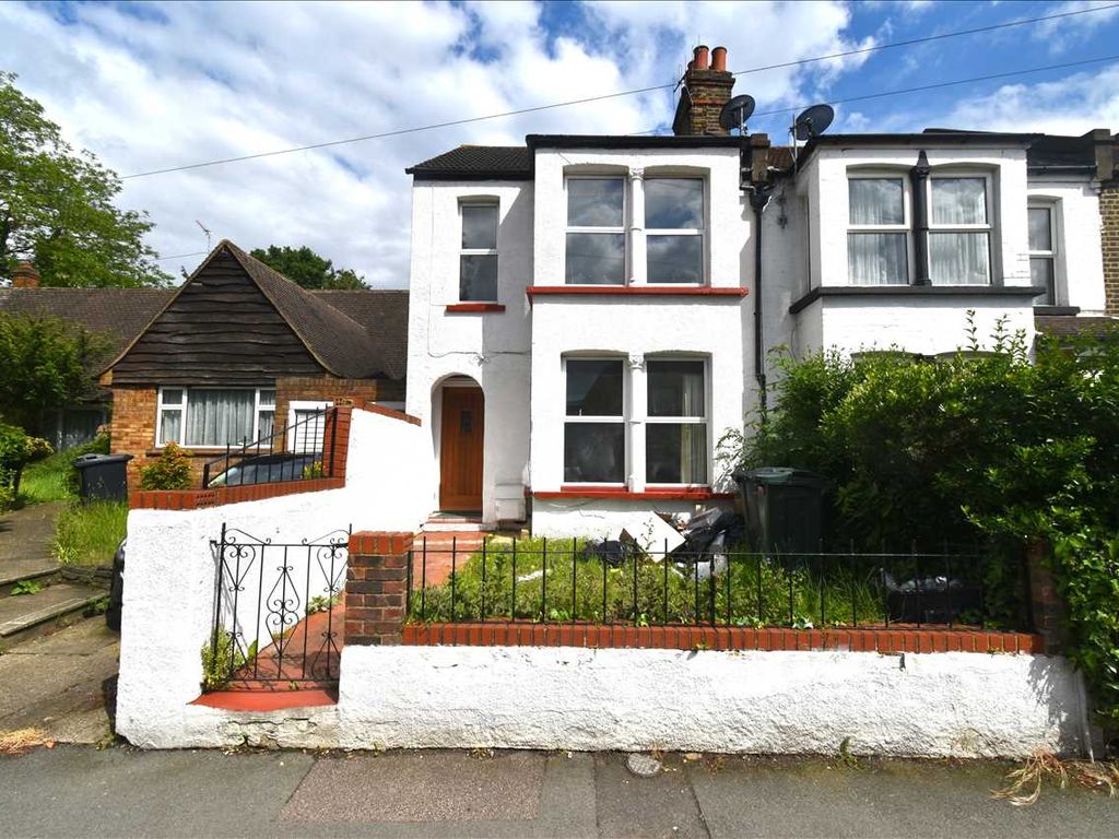 4 bed property to rent in Shepherds Lane, Dartford DA1, £2,300 pcm Zoopla