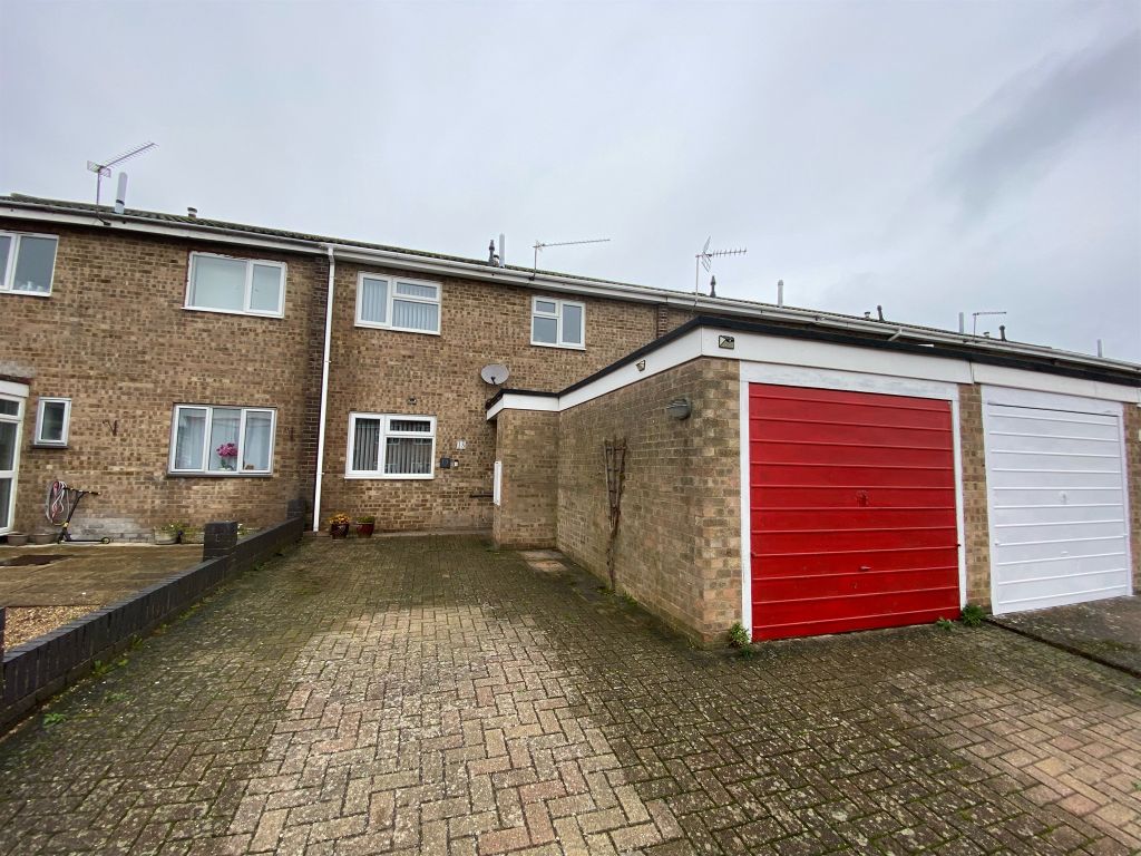 3 bed terraced house for sale in Barley Way, Thetford IP24, £230,000