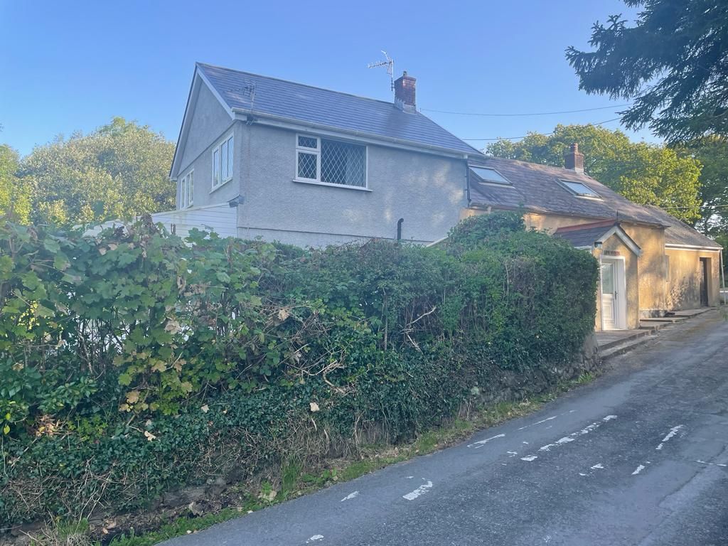 3 bed property for sale in Argoed Road, Betws, Ammanford SA18, £450,000