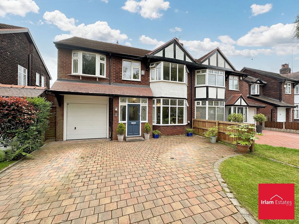 4 bed semidetached house for sale in Meadow Lane, Worsley M28, £