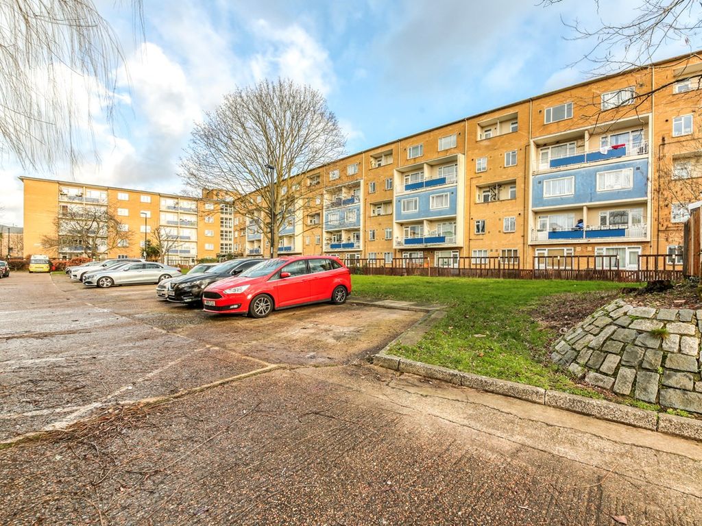 1 bed flat for sale in Bromley Road, London SE6, £270,000 Zoopla