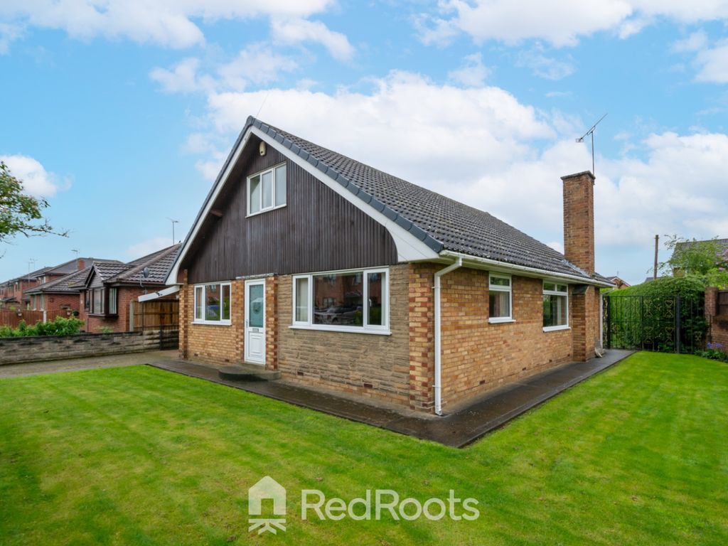 3 bed detached bungalow for sale in Moorhouse View, South Elmsall