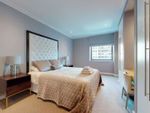 Thumbnail to rent in Canary Wharf - South Quay, Discovery Dock Apartments East, 3 South Quay Square, London