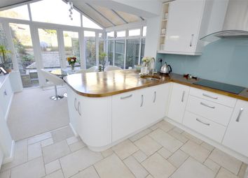 2 Bedrooms Terraced house for sale in Cuckoo Close, Chalford, Stroud, Gloucestershire GL6