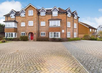 Thumbnail Flat to rent in Brookfield Close, Horsham
