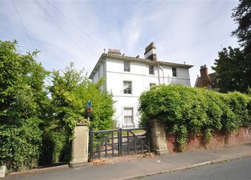 3 Bedrooms Flat to rent in Abbey Road, Malvern WR14