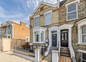 2 Bedrooms Flat for sale in Archway Road, London N6