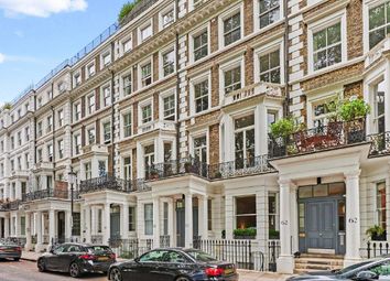 Thumbnail 2 bedroom flat for sale in Courtfield Gardens, London