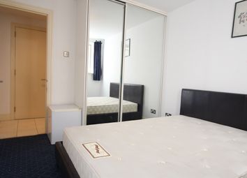 3 Bedrooms Flat to rent in Horizon Building, Docklands E14