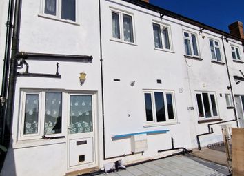 Thumbnail Flat to rent in Bramley Road, Oakwood