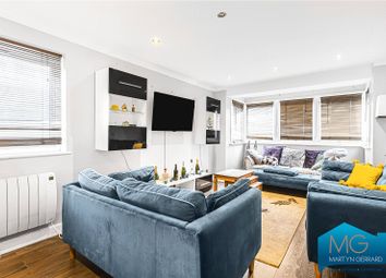 Thumbnail 2 bedroom flat for sale in Grovebury Court, Southgate, London