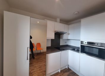 Thumbnail Studio to rent in Willoughby Road, Turnpike Lane, London