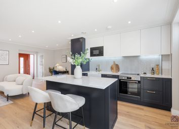 Thumbnail 2 bed flat for sale in Victoria Street, St. Albans, Hertfordshire