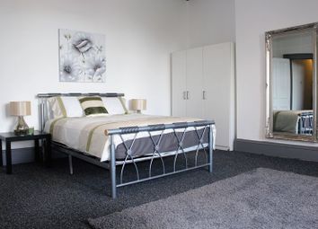 3 Bedrooms Flat to rent in Vernon Avenue, Huddersfield HD1