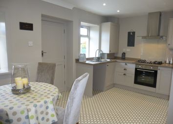2 Bedrooms Cottage for sale in Lowerhouse Lane, Lowerhouse, Burnley, Lancashire BB12