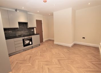 Thumbnail 1 bed flat to rent in South Wimbledon, London