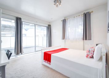 Thumbnail 3 bedroom flat to rent in Commercial Street, London