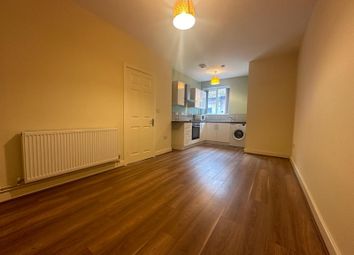 Thumbnail Flat to rent in Flat 3, High Street, Bromsgrove, Worcestershire