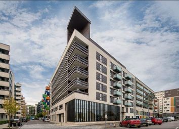 Thumbnail Flat for sale in Eagle Heights, Waterside Way, Hale Village, London