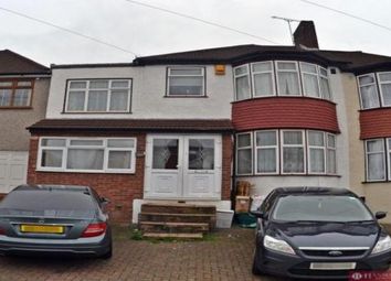 Thumbnail 4 Bedroom Property To Rent In Caterham Avenue Clayhall Ilford Thumbnail 4 Bedroom Property To Rent In Caterham Avenue Clayhall Ilford