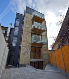 2 Bedrooms Flat for sale in Hampton Street, Elephant & Castle SE1