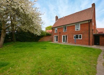 Thumbnail 3 bed detached house to rent in Tope Crescent, Arborfield, Reading