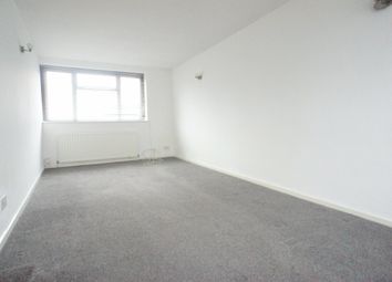 2 Bedrooms Flat to rent in Lawrence Hill, London E4