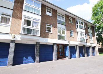 2 Bedrooms Flat to rent in Harriers Close, Ealing, London W5