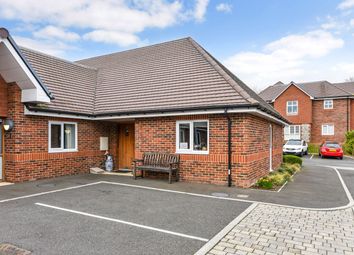 Thumbnail Flat for sale in Farnham Road, Liss, Hampshire