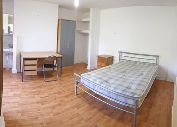 Bright And Tidy Double Bedroom Featuring A Metal-F...