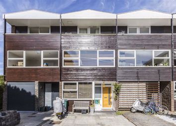 3 bed property for sale in Pond Way, Teddington TW11